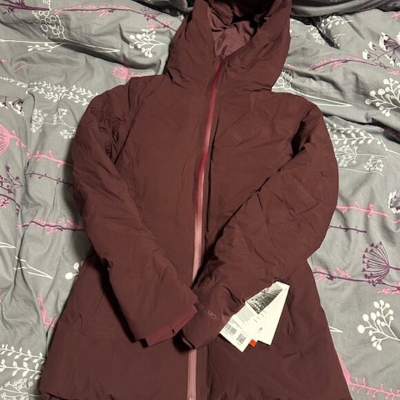 NWT Lululemon Sleet Street Winter Jacket size 4 - Picture 1 of 3